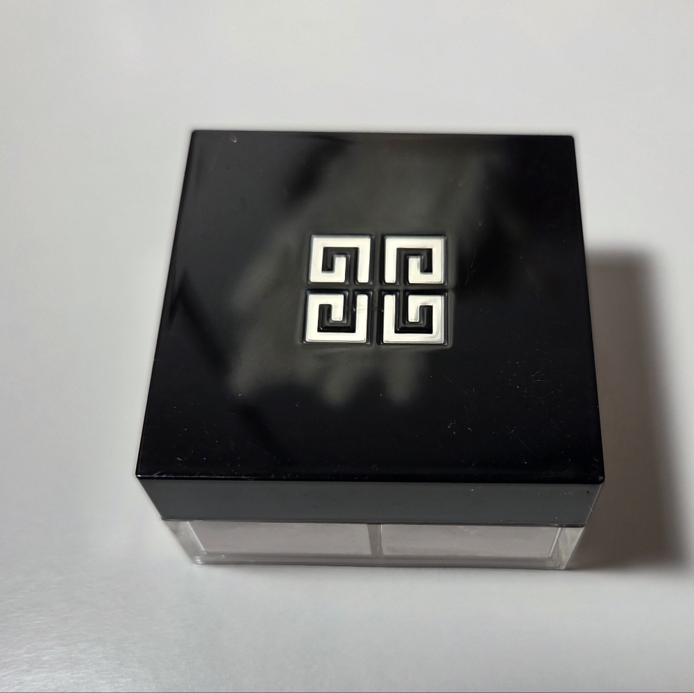 Givenchy Prisme Libre Loose Powder - Pink and Peach - Picture 4 of 5